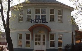 Strand Hotel